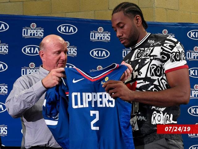 九游体育-2025NBA第一大瓜！小卡躺赚2800万的合同有多离谱？