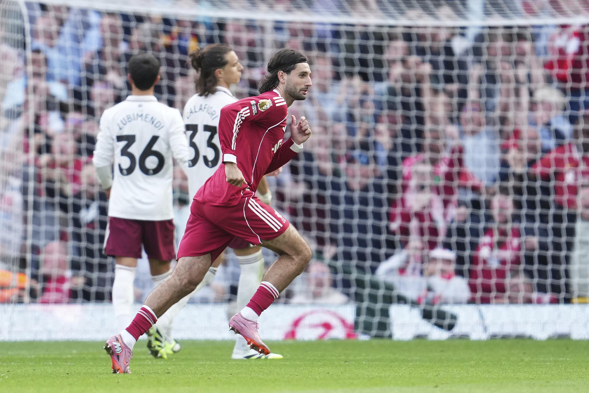 强强对话击败阿森纳，本赛季英超仅剩利物浦保持全胜